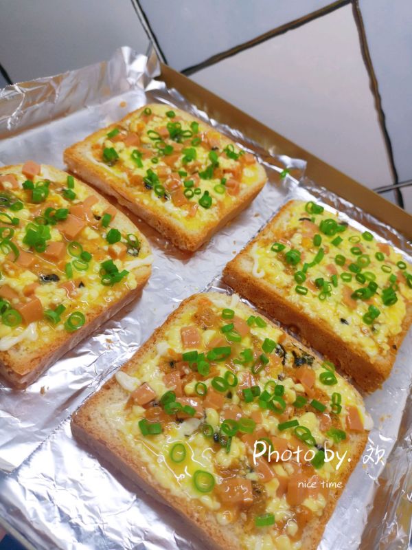 芝士火腿香葱岩烧吐司