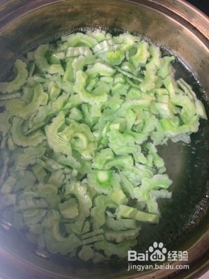 食补养生苦瓜煎蛋的做法