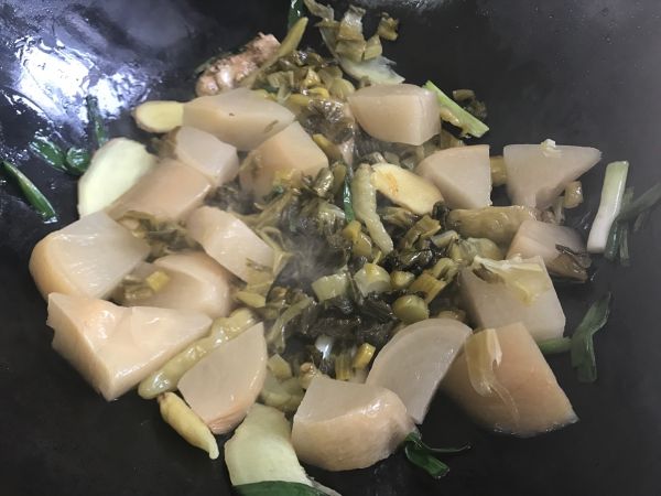 暖胃生津 酸菜鹅掌亦火锅#竹木火锅，文艺腹兴#