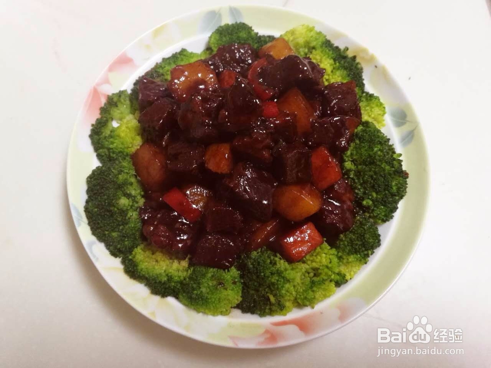 苗府秘制红烧牛肉的做法