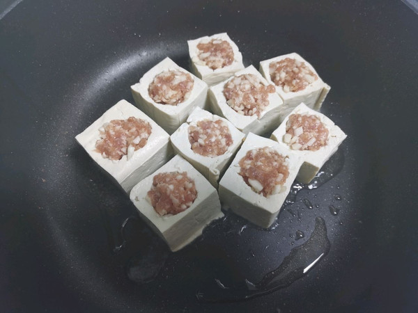 荸荠肉沫酿豆腐