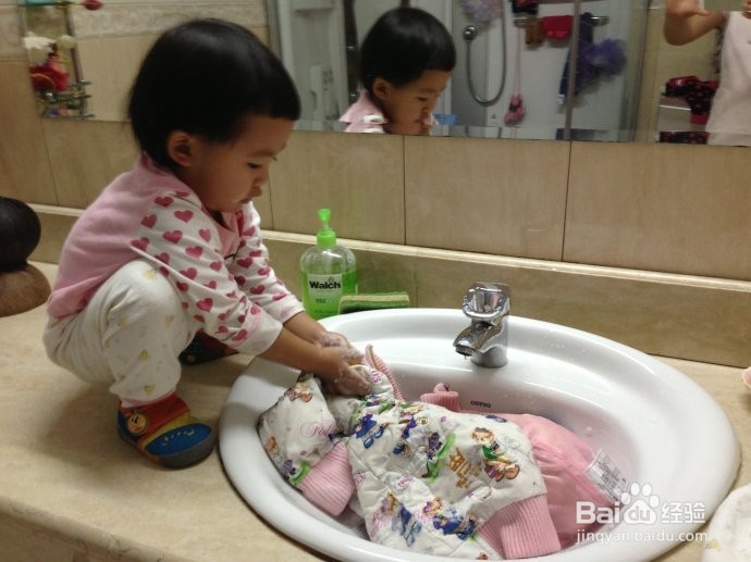 清洗衣服污渍的好方法