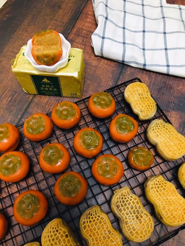 广式金沙奶黄柿子月饼