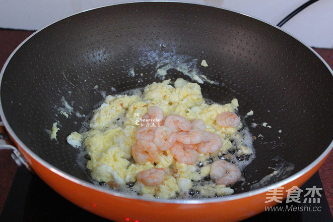 虾仁炒蛋的做法