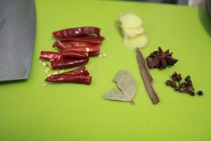 新疆大盘鸡的做法