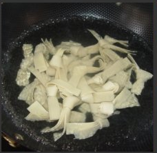 巧花心思让孩子爱上豆腐皮——彩椒炒豆腐皮结