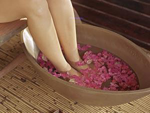 痛经怎么治，花椒泡脚治痛经