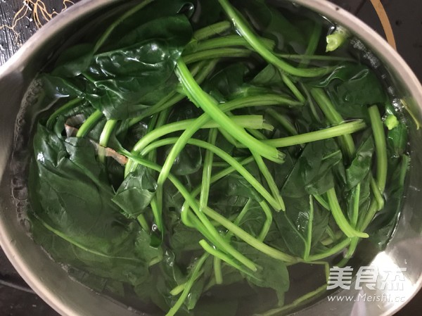 凉拌菠菜的做法