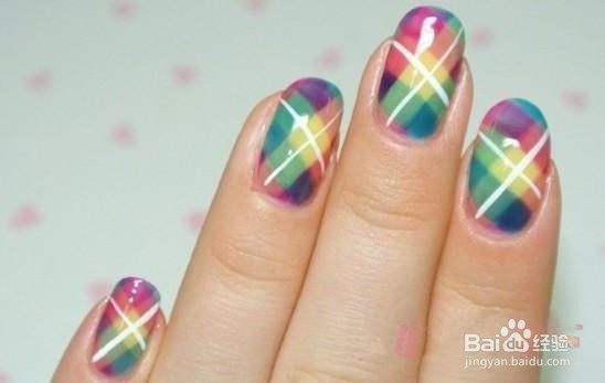彩色方格美甲