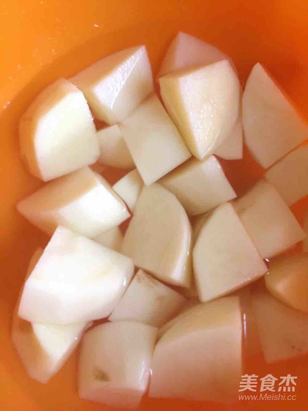土豆烧鸡块的做法