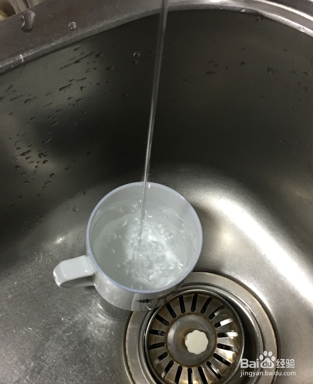 杯子沾满茶渍或污渍怎么处理呢
