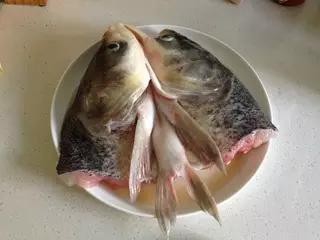 美味好吃的双色剁椒鱼头美食做法来了