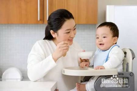 当宝宝开始添加辅食时 需要看看这些建议