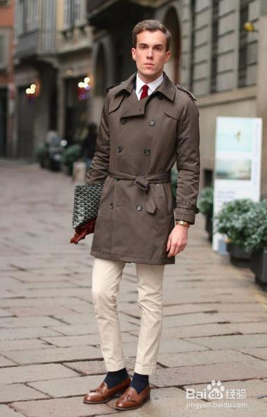 总是穿不好风衣？试试最简单的方法