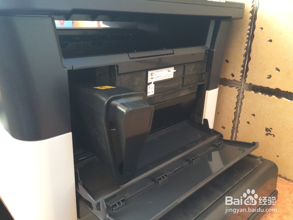 如何自己给激光打印机装粉盒