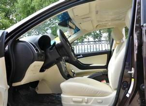 思锐新车有味道怎么办