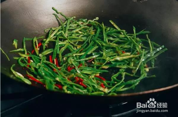 青椒炒牛肉的做法