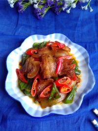 青椒回锅肉怎么做好吃，新家常做法