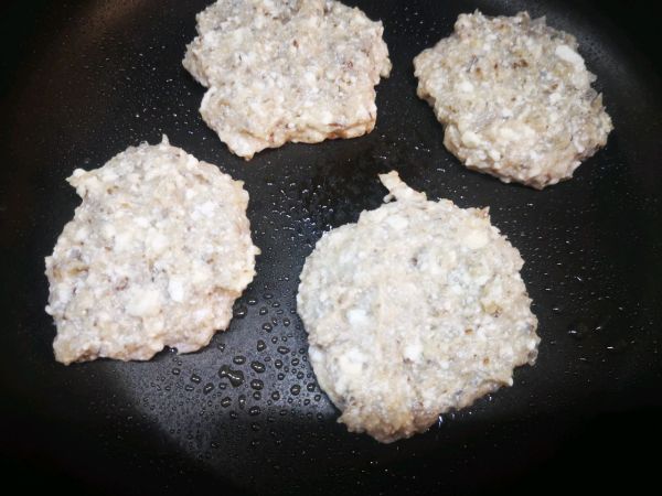 减脂香菇虾肉豆腐饼