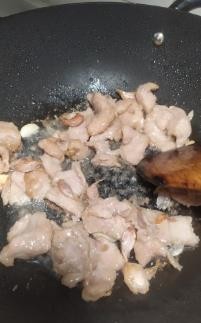 如何做猪肉炒丝瓜