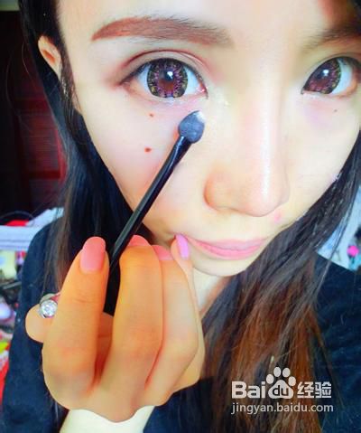 如何打造T台夸张精致妆容