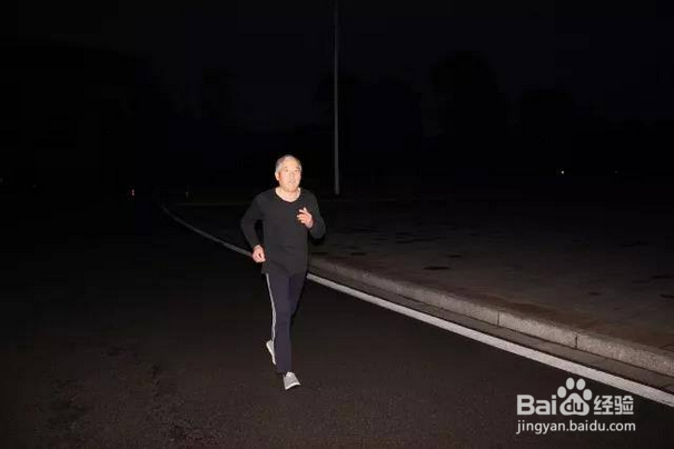 秋冬季节老年人晨跑的注意事项有哪些?