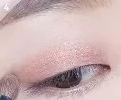 眼妆怎么化好看呢