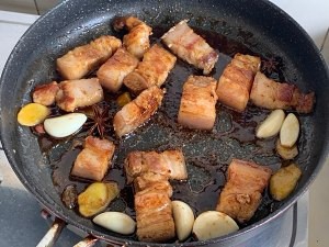 怎么做超级好吃的笋干焖五花肉