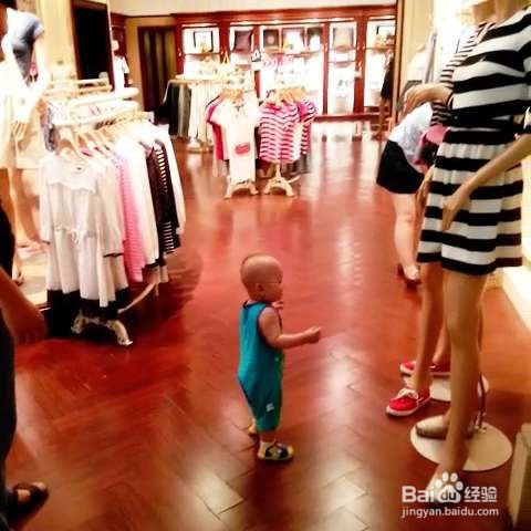 宝宝看上的东西非要买怎么办？