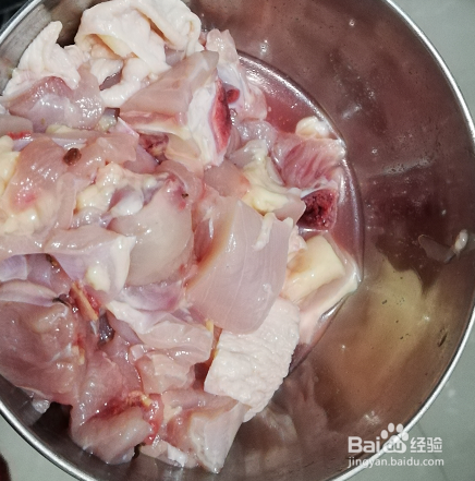 爆香鸡腿肉的做法