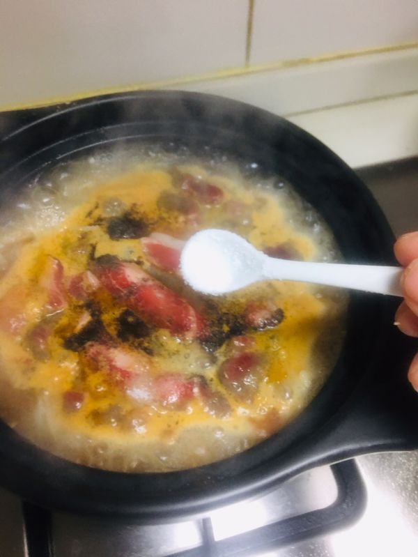 酸汤肥牛金针菇