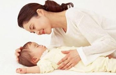 怎么让宝宝按时睡觉？