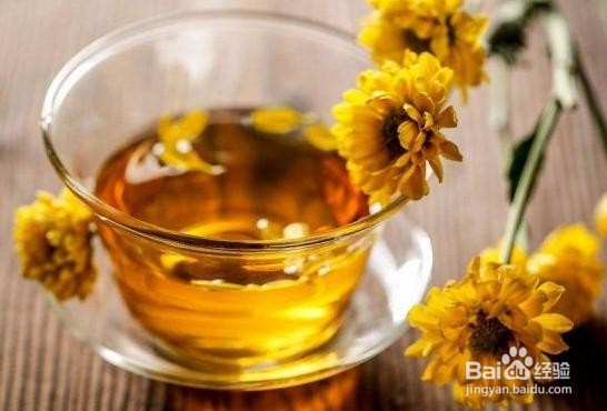 菊花茶怎么变绿了，菊花变绿正常吗？该怎么办