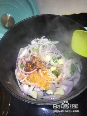 家常泡椒酸汤田鸡