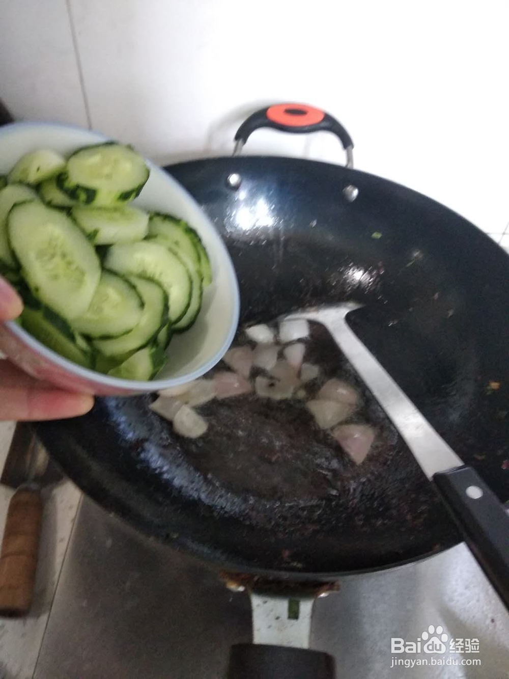 黄瓜蘑菇炒面如何做？