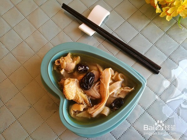 猪肚煲鸡的做法