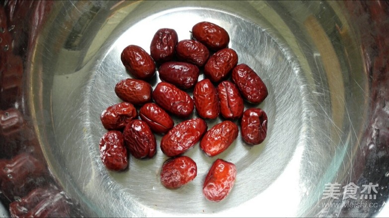 黑米银耳羹的做法