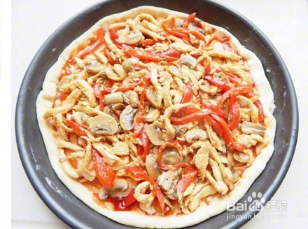 自制蘑菇鸡肉肠披萨的做法