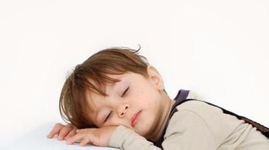 家长如何加强孩子睡眠训练