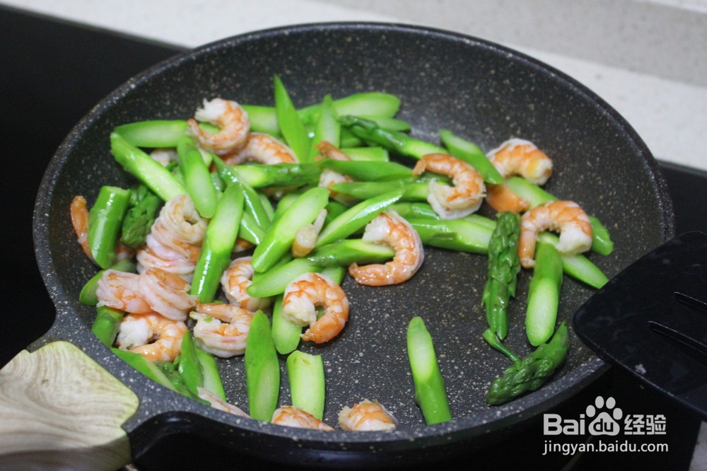 芦笋炒虾仁的做法