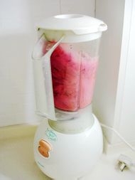 蓝莓汁的做法