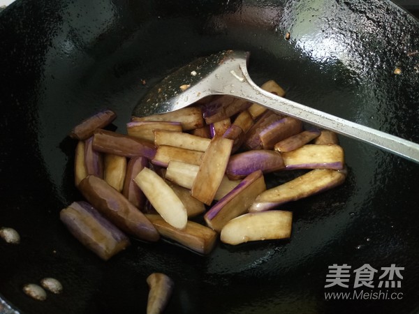 酱香肉末茄子煲