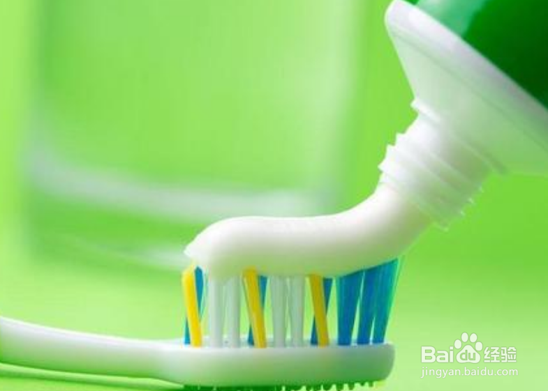 帆布鞋上的油渍怎么清洗