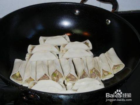 大葱羊肉锅贴的做法