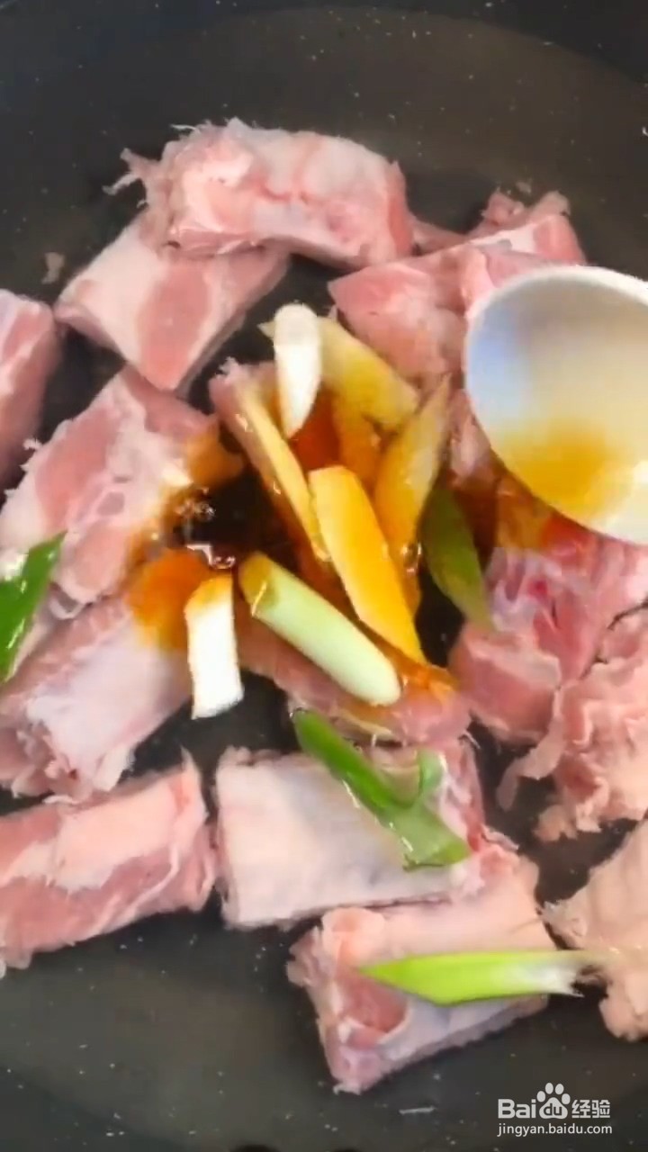 如何制作营养好喝的排骨汤