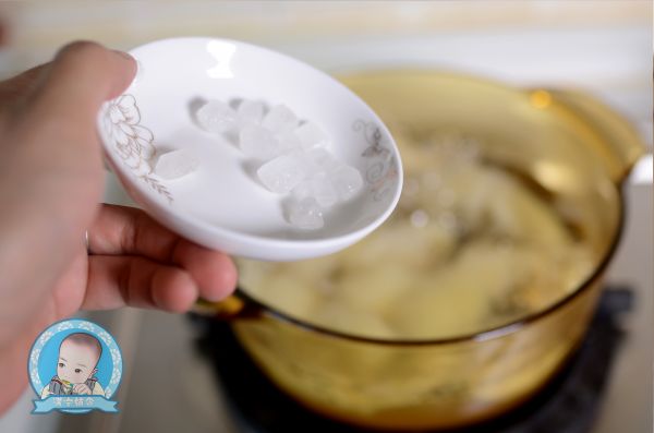 冰糖杏仁雪梨羹