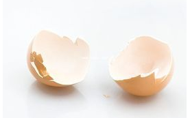 想取完整鸡蛋壳．怎么做呢？实用的方法是什么