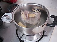 冬革阿里鸽子汤的做法