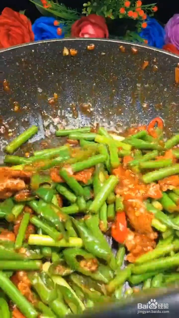 超级下饭又好吃的辣椒蒜苔炒肉片要怎样做