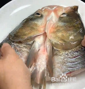 如何自制超入味剁椒鱼头?